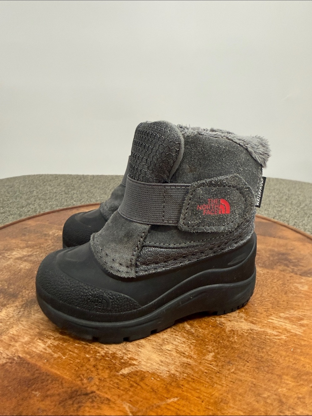 The North Face Boots Kids 7 Grey Black Insulated Snow Winter Play Waterproof